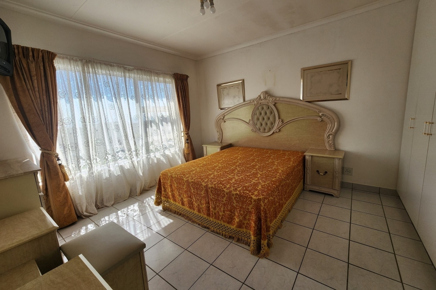 5 Bedroom Property for Sale in Wavecrest Eastern Cape